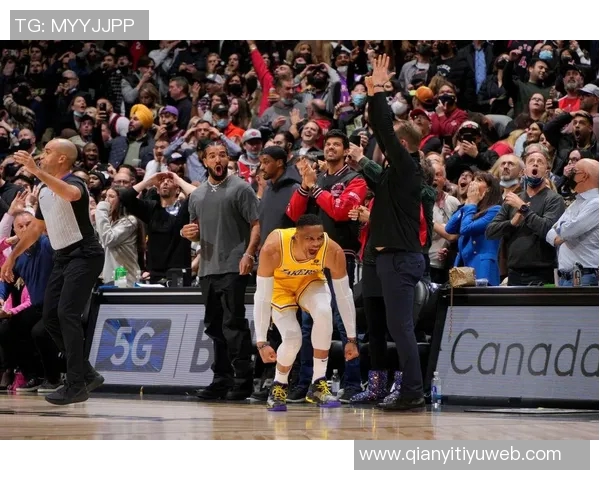 夸梅质疑对布朗尼的赞誉与对本内特威少的批评为何存在双重标准